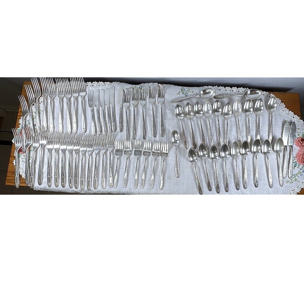 Oneida Grosvenor Community Plate 921 Silver Plate Flatware 64 piece